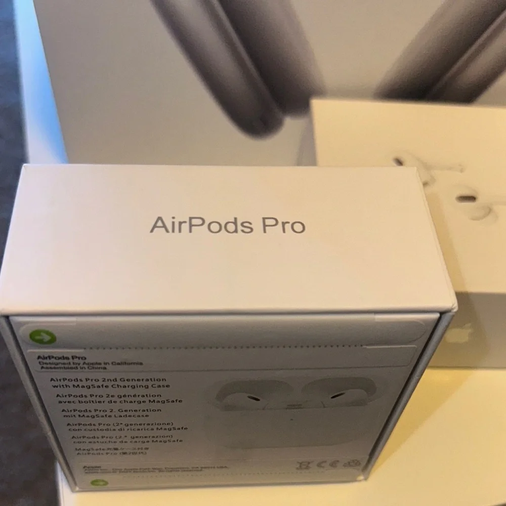 Apple AirPods Pro.